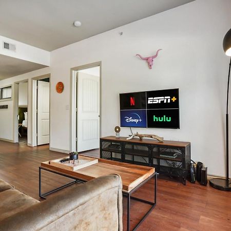 شقة Stylish 4Br With Smart Tv And Free Garage Parking أوستن المظهر الخارجي الصورة